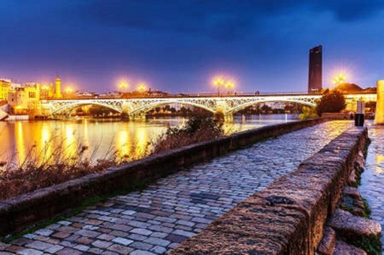 Atico Aire De Triana Apartment Seville Luaran gambar